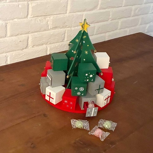★58-302-77-1 ウッドアドベントカレンダー クリスマスツリーギフトスタンド 高さ28.3cm