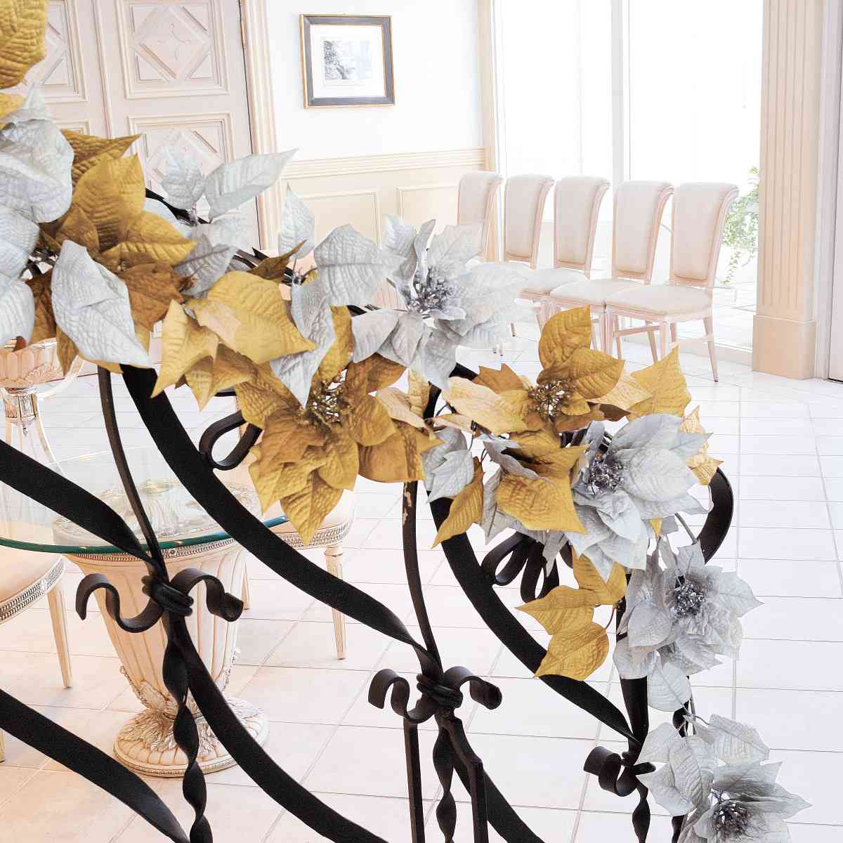 ★58-54-3-1 メタリックポインセチア造花ガーランドゴールド