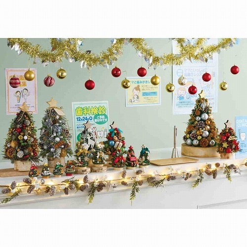 ★58-50-7-2 LEDライト付きナチュラル クリスマスガーランド(レッドボール&リーフ)