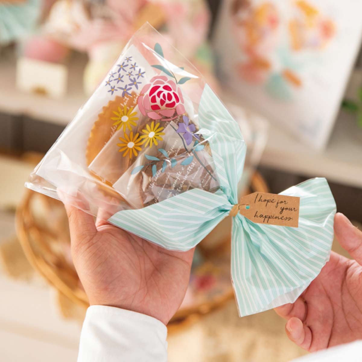 ★53-28-1-3 50枚【HEADS】OPPギフトバッグ ブーケプリント(大)ミント