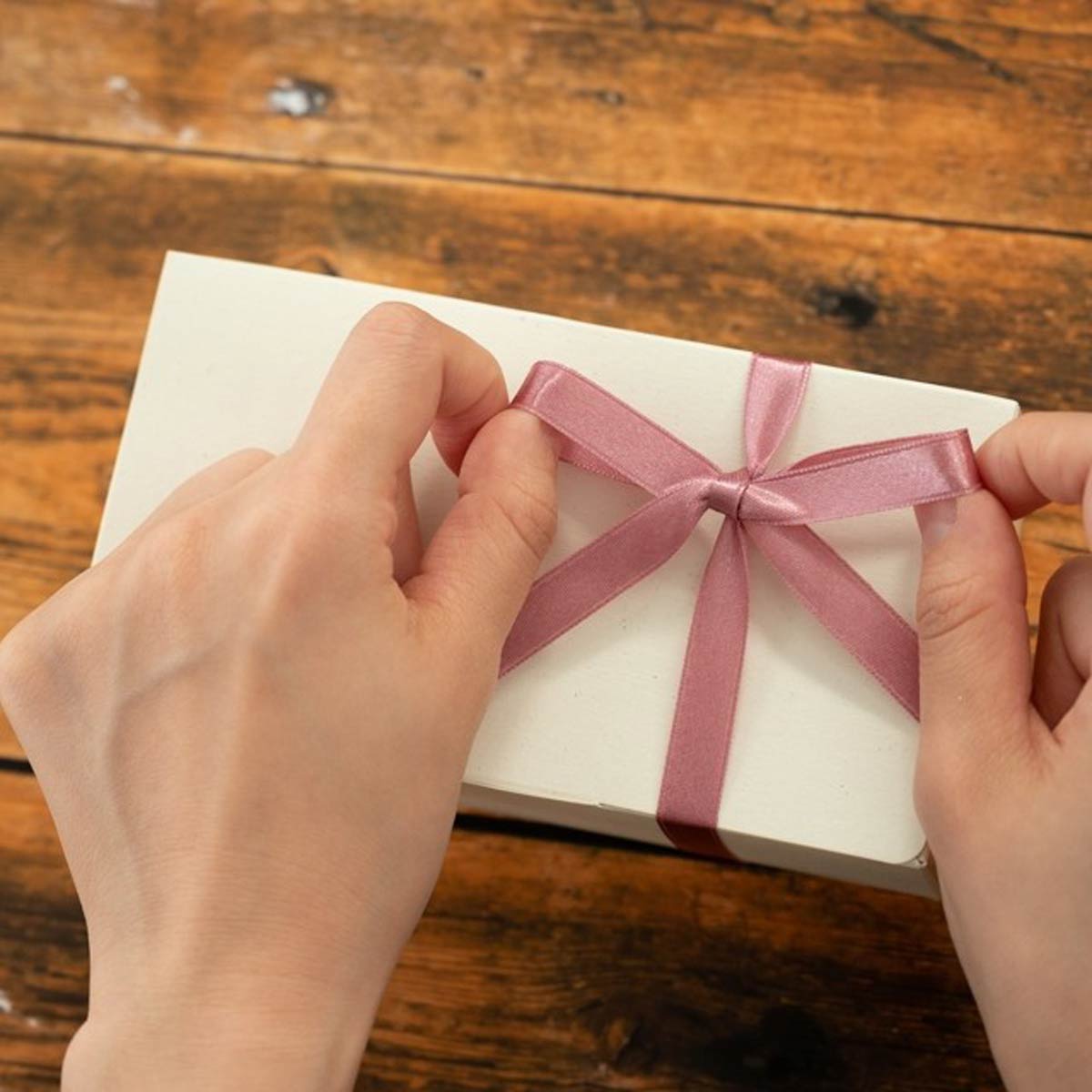 ★53-52-9-2 サテンリボン スモーキーピンク(10mm幅×30m巻)